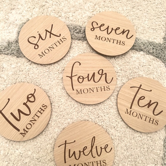 Baby milestone month wood circles - Picture 2 of 2